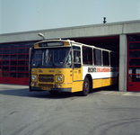 849365 Afbeelding van een Den Oudsten-Daf autobus bij de busremise van Centraal Nederland te Driebergen-Rijsenburg.